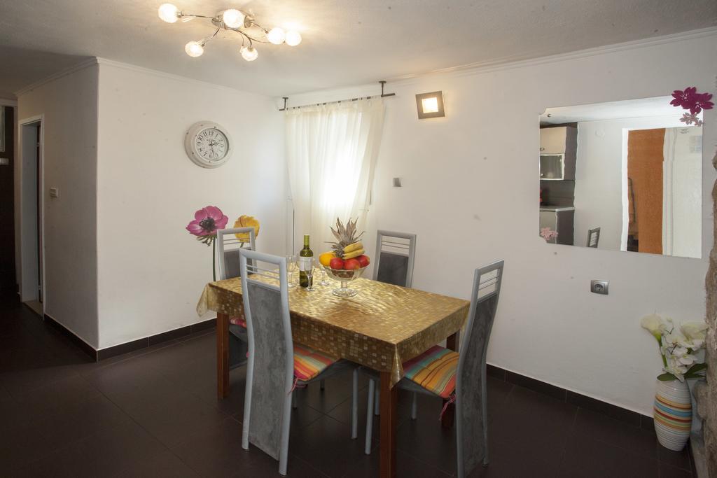 Apartment Welcome สปลิท ภายนอก รูปภาพ